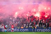 Pirotecnia utilizada pelos adeptos do Benfica no Estádio da Luz, durante o jogo com o Barcelona na UEFA Champions League