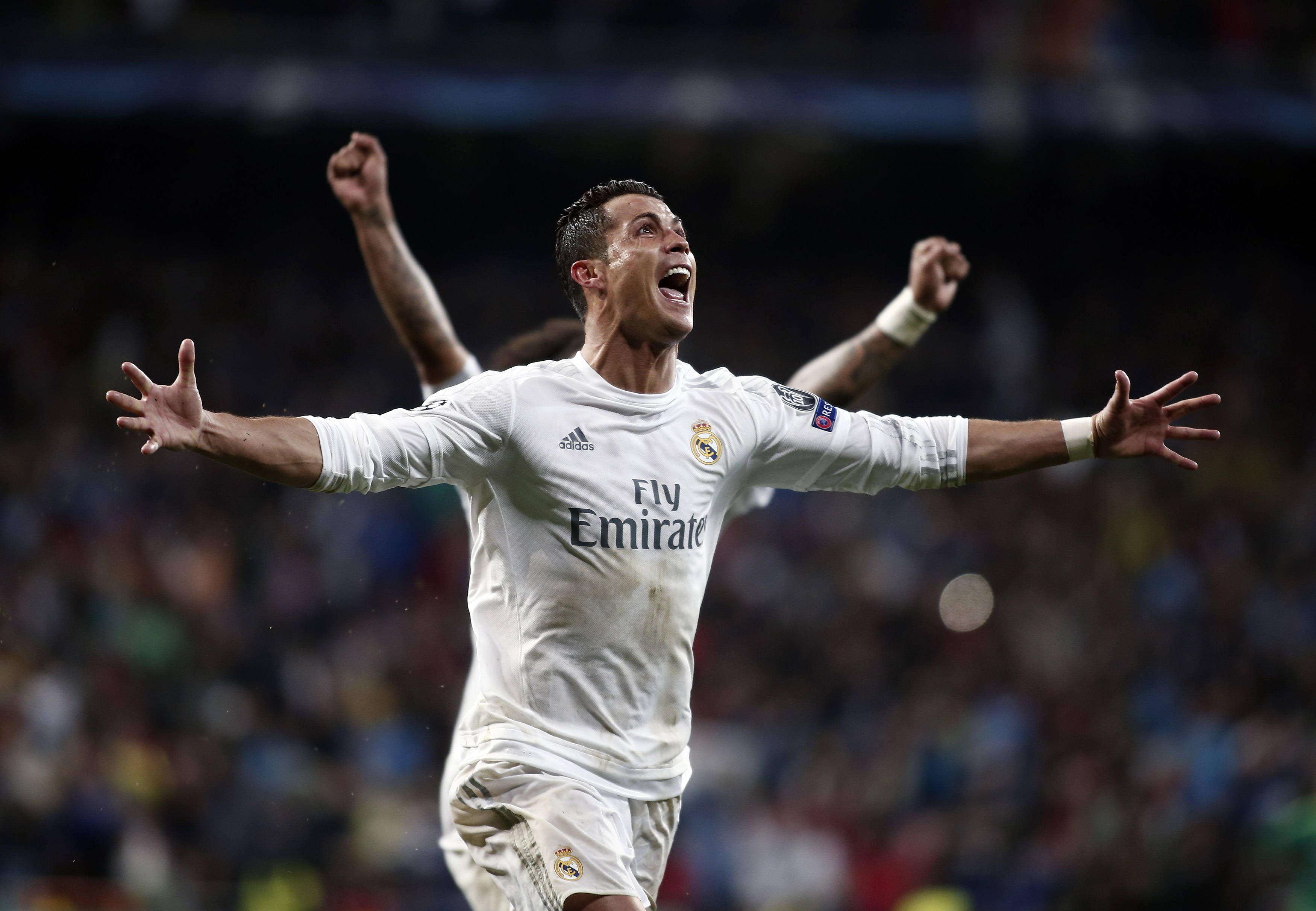 O Wolfsburgo saiu da Alemanha com uma vantagem de 2-0. No Santiago Bernabéu, o Real Madrid respondeu e Cristiano Ronaldo foi decisivo: marcou três vezes e garantiu o 3-0 que virou a eliminatória. IMAGO