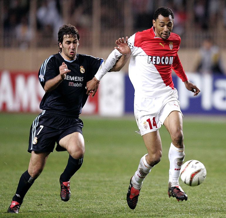 O Real Madrid venceu por 4-2 no Bernabéu e parecia confortável nos quartos da edição de 2003/04. No Mónaco, os anfitriões responderam com um triunfo por 3-1. O golo de Morientes, ex-jogador do Real, garantiu a passagem graças aos golos fora. IMAGO