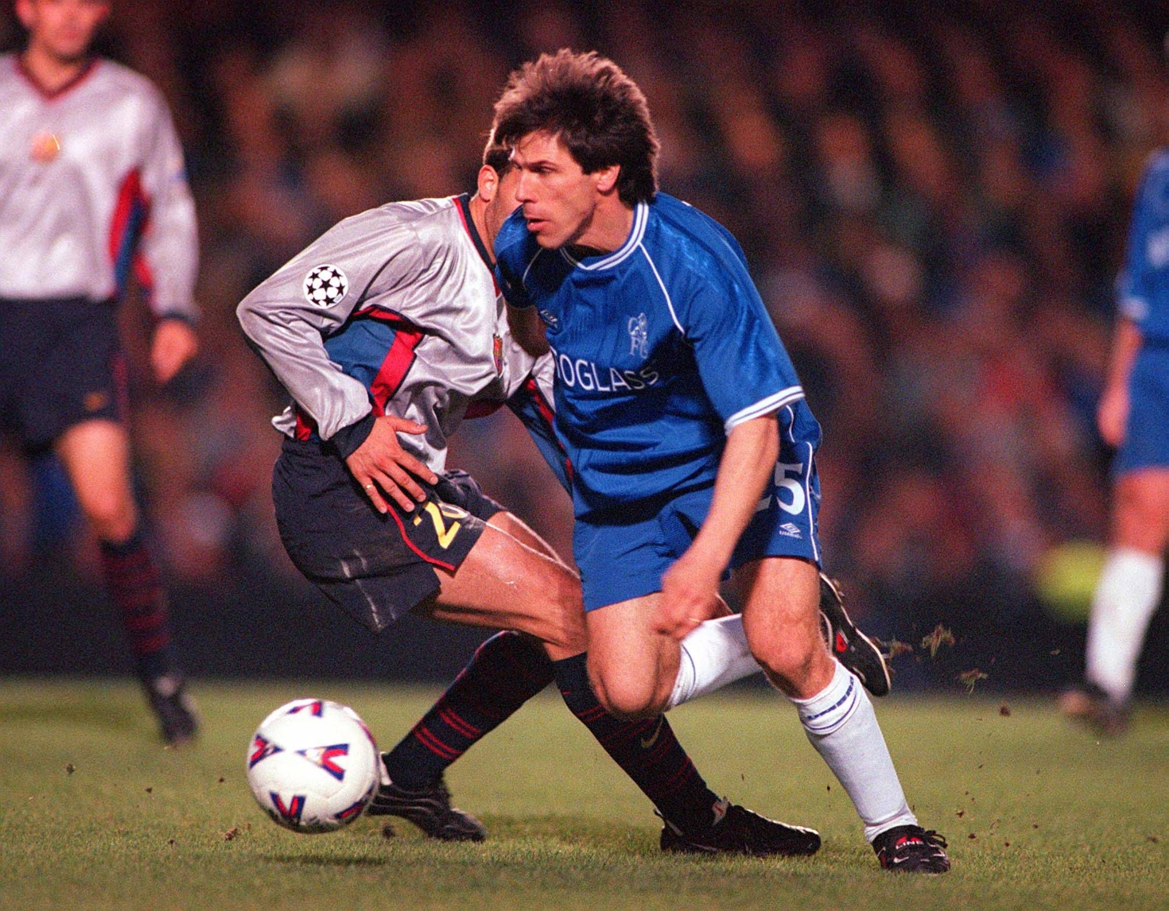 Em 2000, o Chelsea venceu por 3-1 em Londres e parecia ter vantagem sólida. No Camp Nou, porém, o Barcelona respondeu com uma exibição espetacular. Os catalães venceram por 5-1 após prolongamento e deram a volta aos quartos. IMAGO