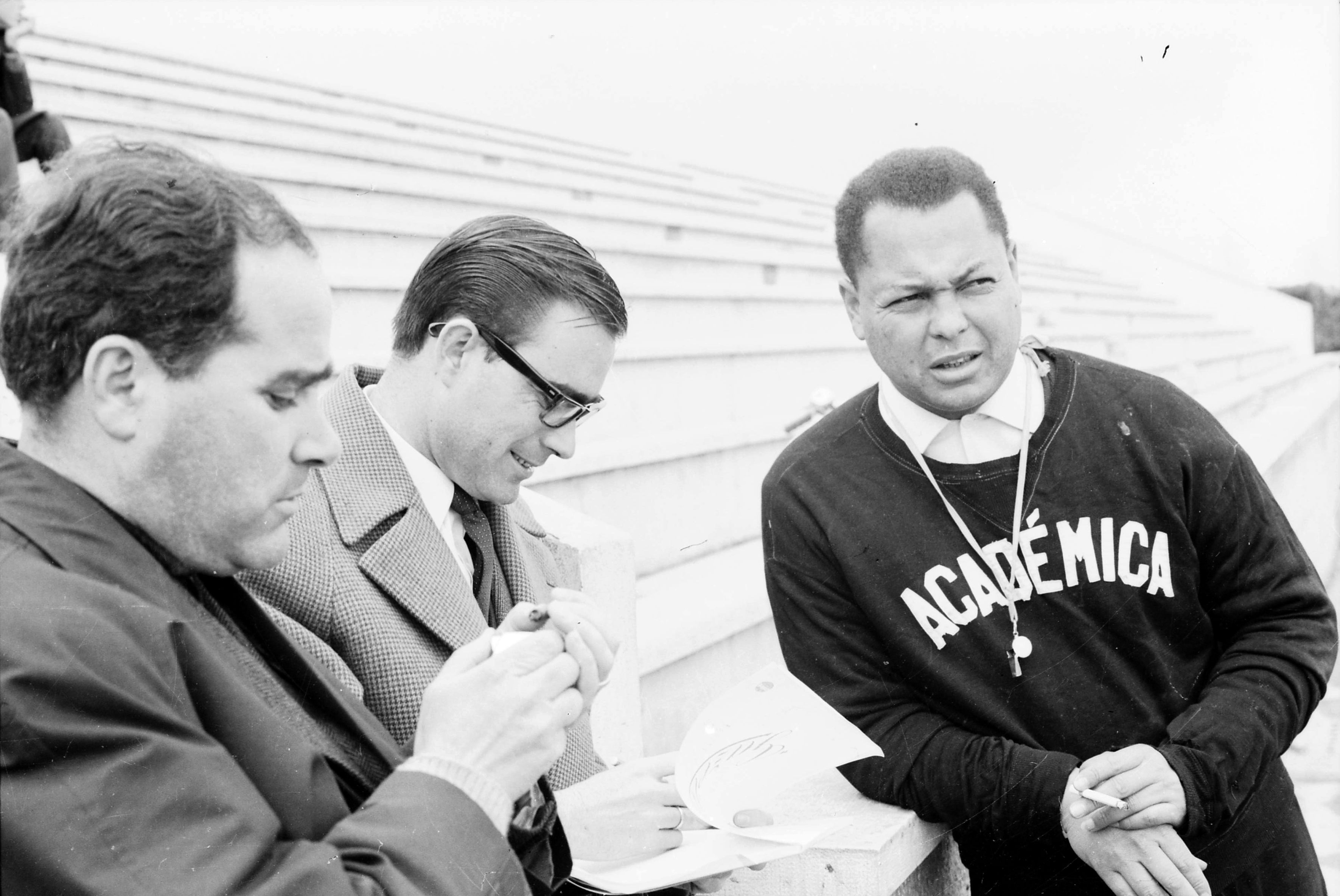 Mário Zambujal com Mário Wilson, então treinador da Académica - Foto: A BOLA