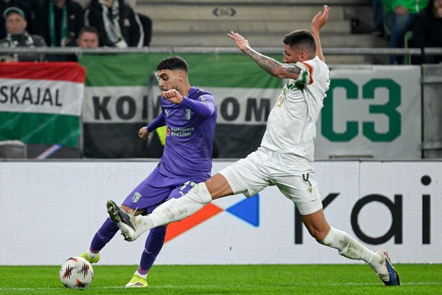 Gabri Martínez foi muito insistente pela direita, no pouco tempo em que esteve em campo - Foto: EPA/Szilard Koszticsak