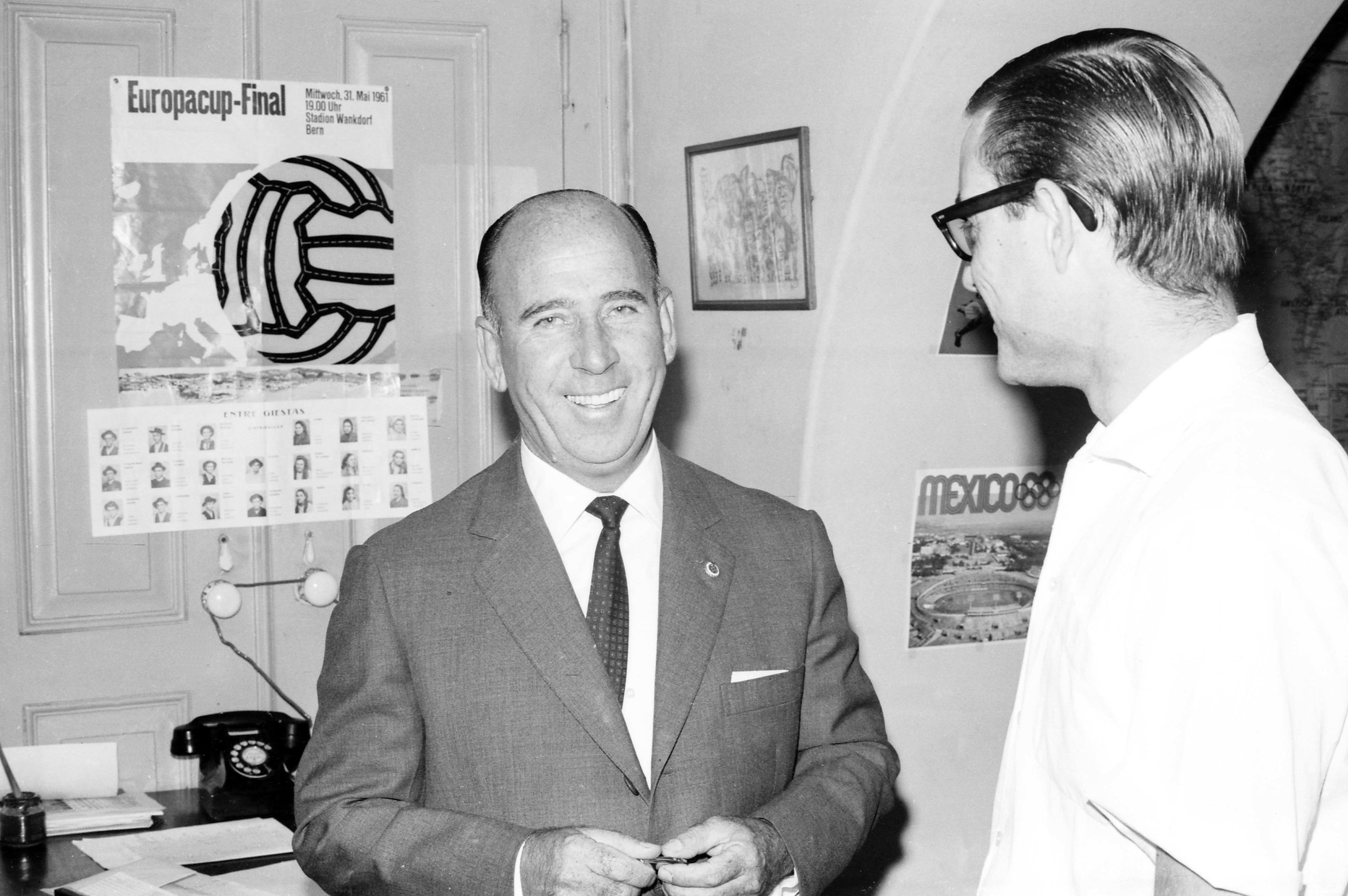 Mário Zambujal com o antigo treinador do Málaga Otto Bumbel - Foto: A BOLA