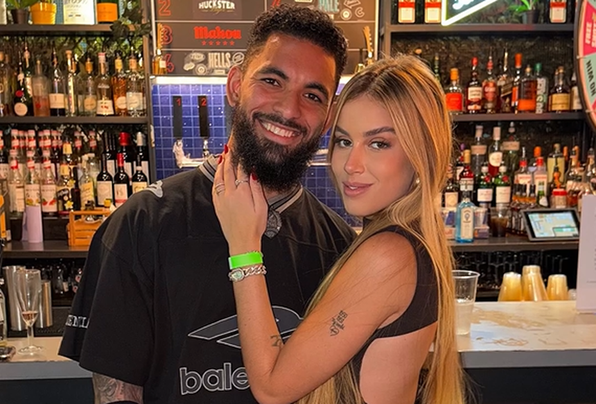 Duda Gaspar com Douglas Luiz (Foto: Duda Gaspar/Instagram)