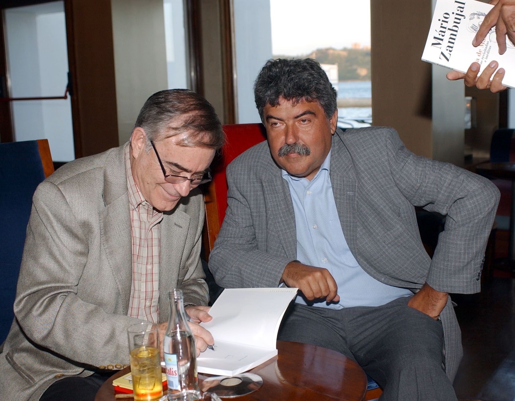 Mário Zambujal e Vítor Serpa - Foto: A BOLA