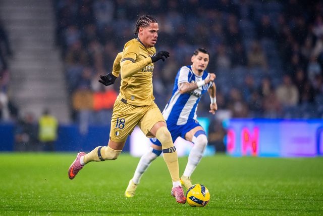 Extremo suíço em ação com o FC Porto (foto IMAGO)