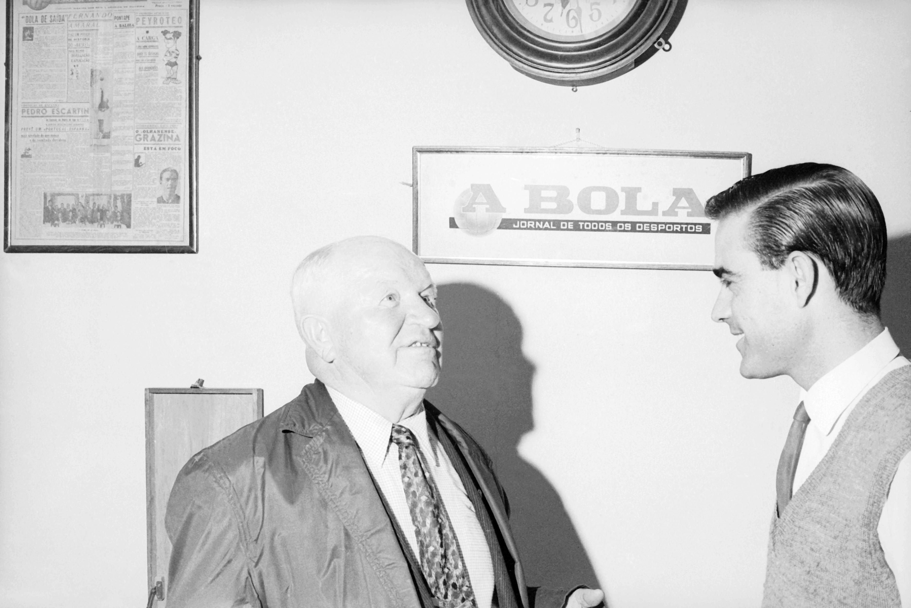 Mário Zambujal com Joseph Szabo, histórico treinador do Sporting - Foto: A BOLA