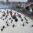 Fotos e vídeos: Bilbao no rio e na rua para ver a Taça do Rei