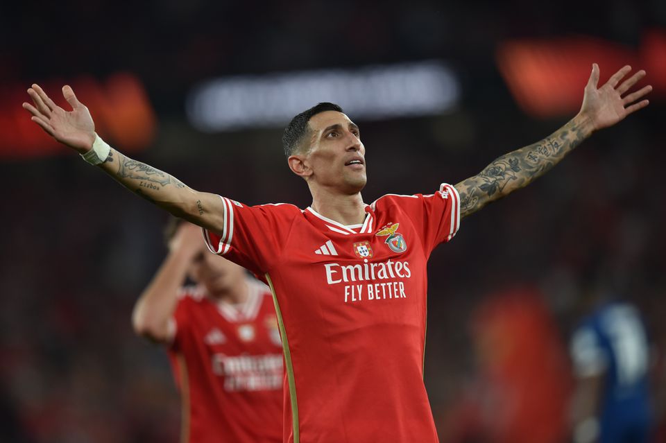 Di María não defende. E então?