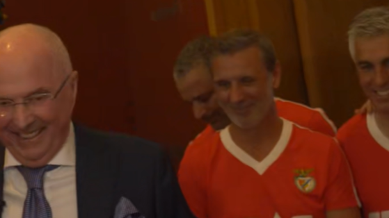 Vídeo: antigos jogadores do Benfica surpreenderam Eriksson