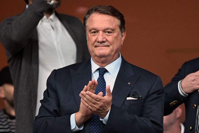 Assembleia Geral do Besiktas suspensa após agressões a ex-presidente (com vídeo)