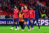 André Gomes e colegas do Lille a agradecerem o apoio dos adeptos