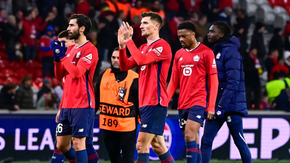 André Gomes e colegas do Lille a agradecerem o apoio dos adeptos