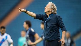 «É uma pena não termos Jorge Jesus ou Abel Ferreira na seleção do Brasil»