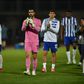 Jogadores do FC Porto agradecem apoio dos adeptos após vitória no reduto do Casa Pia (Miguel Nunes)