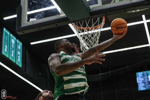 Sporting vai a Guimarães bater Vitória