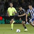 Médio brasileiro tentou sempre dinamizar o jogo ofensivo dos gansos (Foto: Paulo Cunha/LUSA)