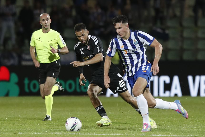 Médio brasileiro tentou sempre dinamizar o jogo ofensivo dos gansos (Foto: Paulo Cunha/LUSA)