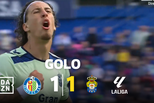 Dominar, rodar e chutar: que belo golo de Fábio Silva! (vídeo)