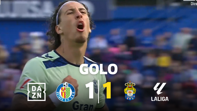 Dominar, rodar e chutar: que belo golo de Fábio Silva! (vídeo)