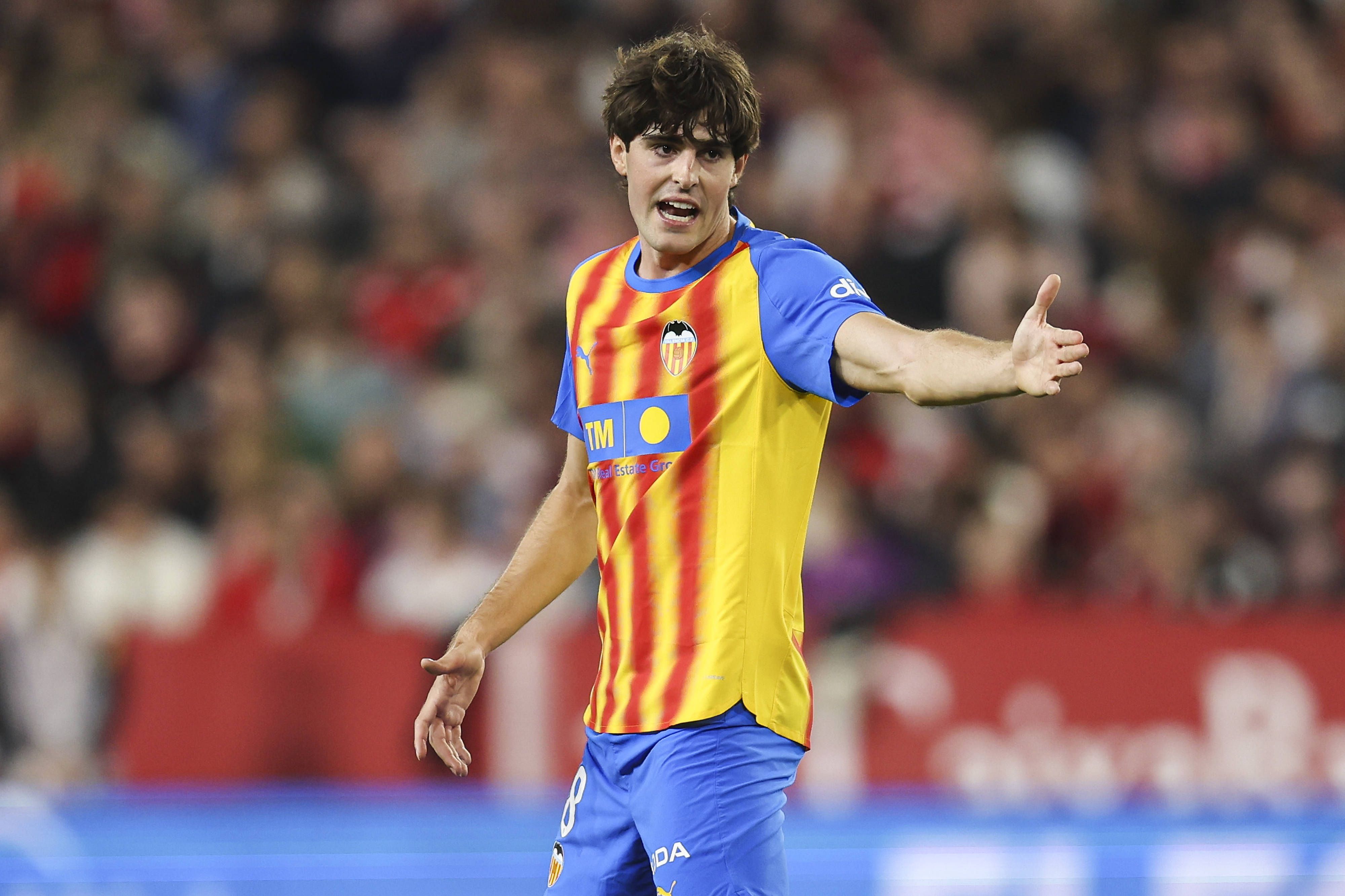 Javi Guerra, médio centro, Valência. Valor de Mercado: 25 M€. Dados: Transfermarkt