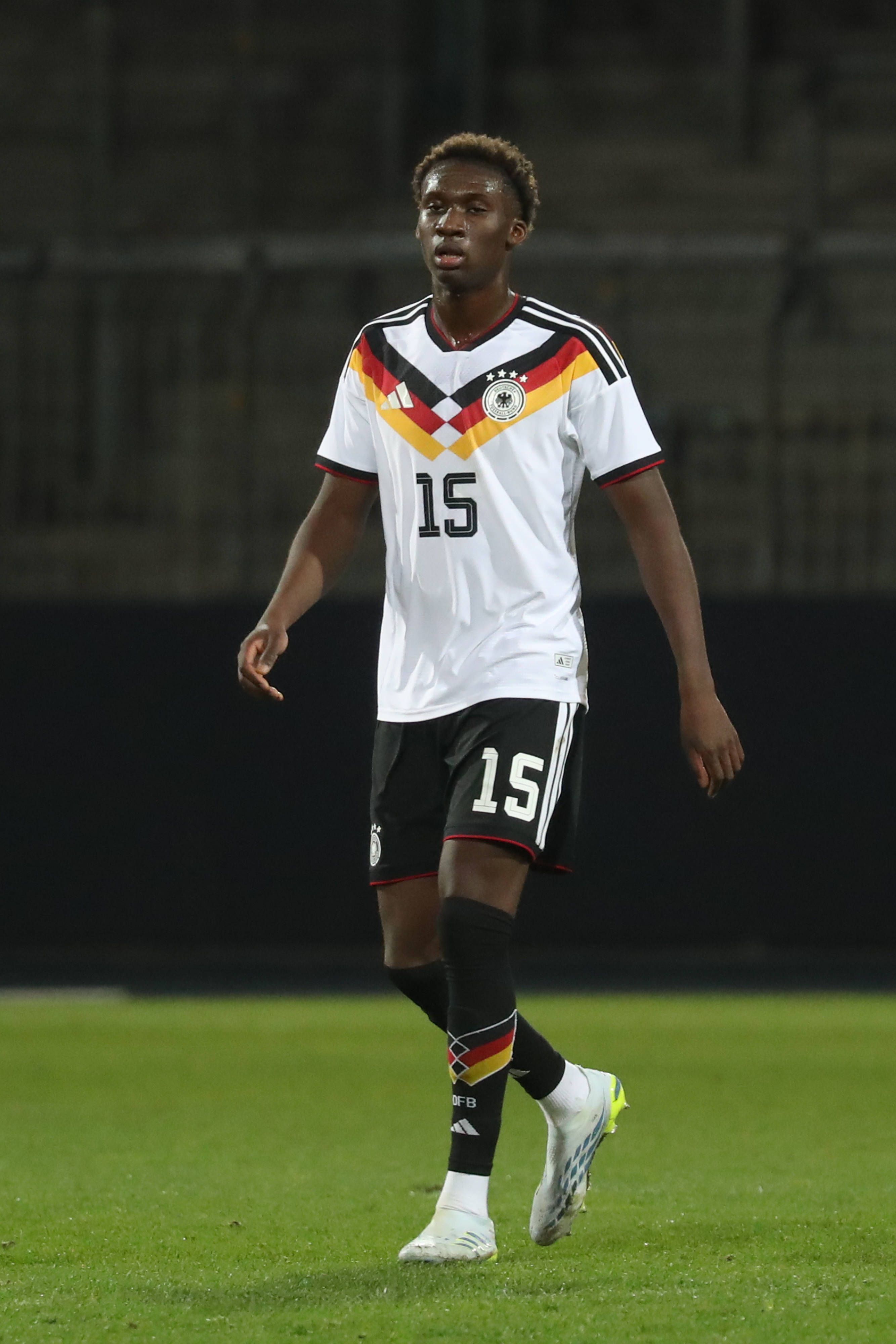 Karim Coulibaly, defesa-central, Werder Bremen. Valor de Mercado: 22 M€. Dados: Transfermarkt