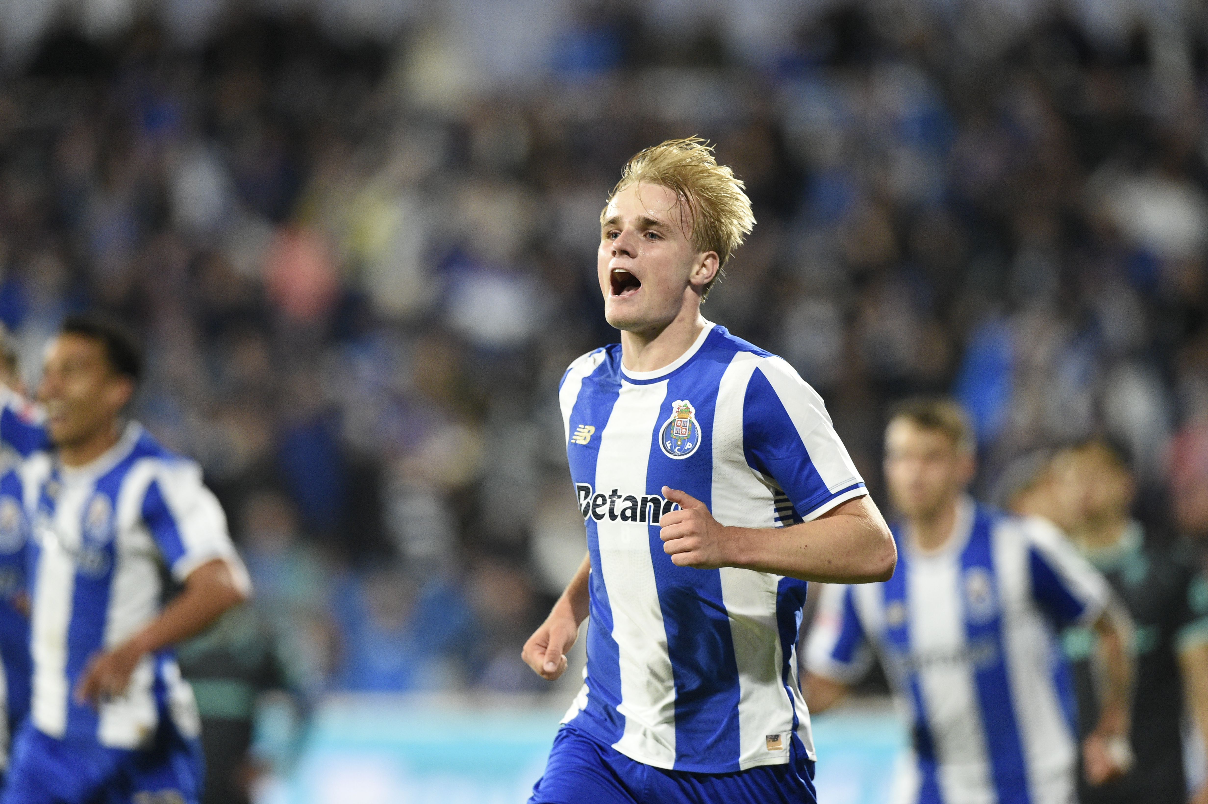 Froholdt é indispensável para o FC Porto e muito forte na condução de bola - Foto: Sérgio Miguel Santos