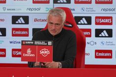 Mourinho: «As equipas que estão em 1.º e 2.º ganharam muitos jogos feios»