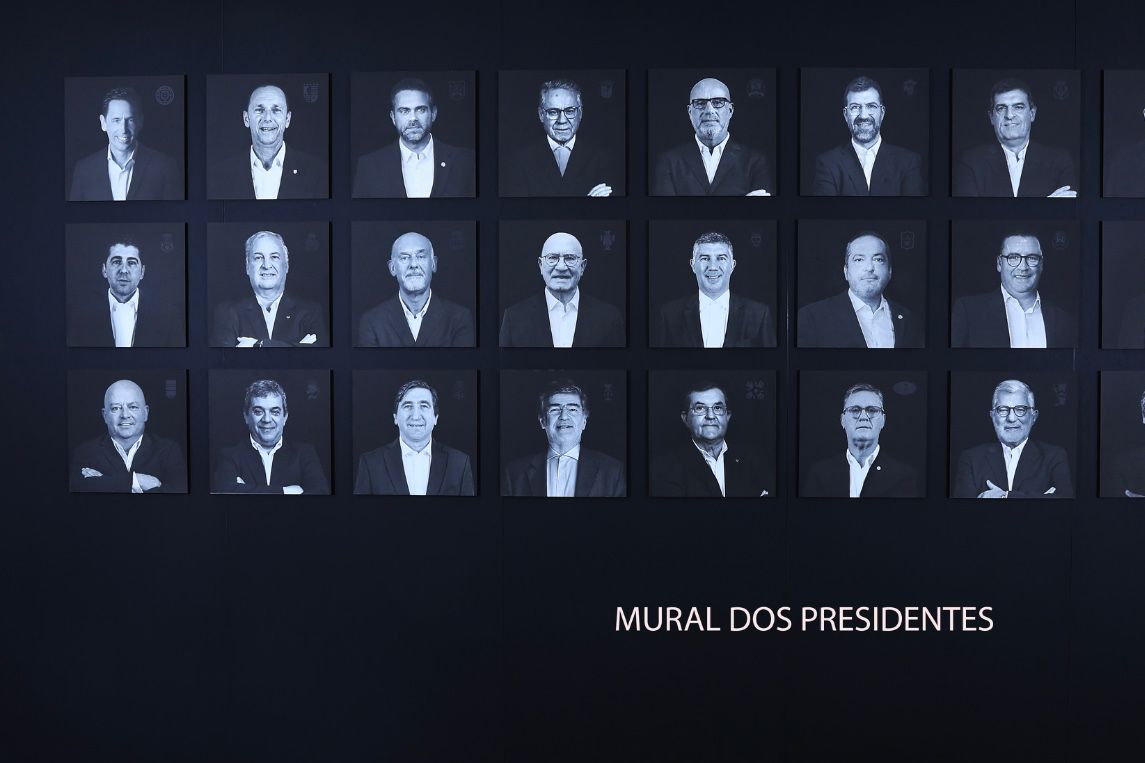 Nas novas instalações da FPF na cidade do Porto foi inaugurado o Mural dos Presidentes: os responsáveis por esta nova visão do futebol português — Foto: FPF