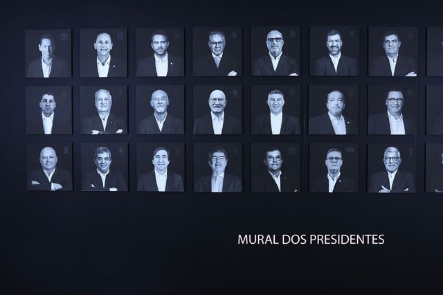 Nas novas instalações da FPF na cidade do Porto foi inaugurado o Mural dos Presidentes: os responsáveis por esta nova visão do futebol português — Foto: FPF