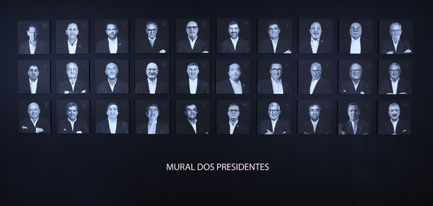 Nas novas instalações da FPF na cidade do Porto foi inaugurado o Mural dos Presidentes: os responsáveis por esta nova visão do futebol português — Foto: FPF