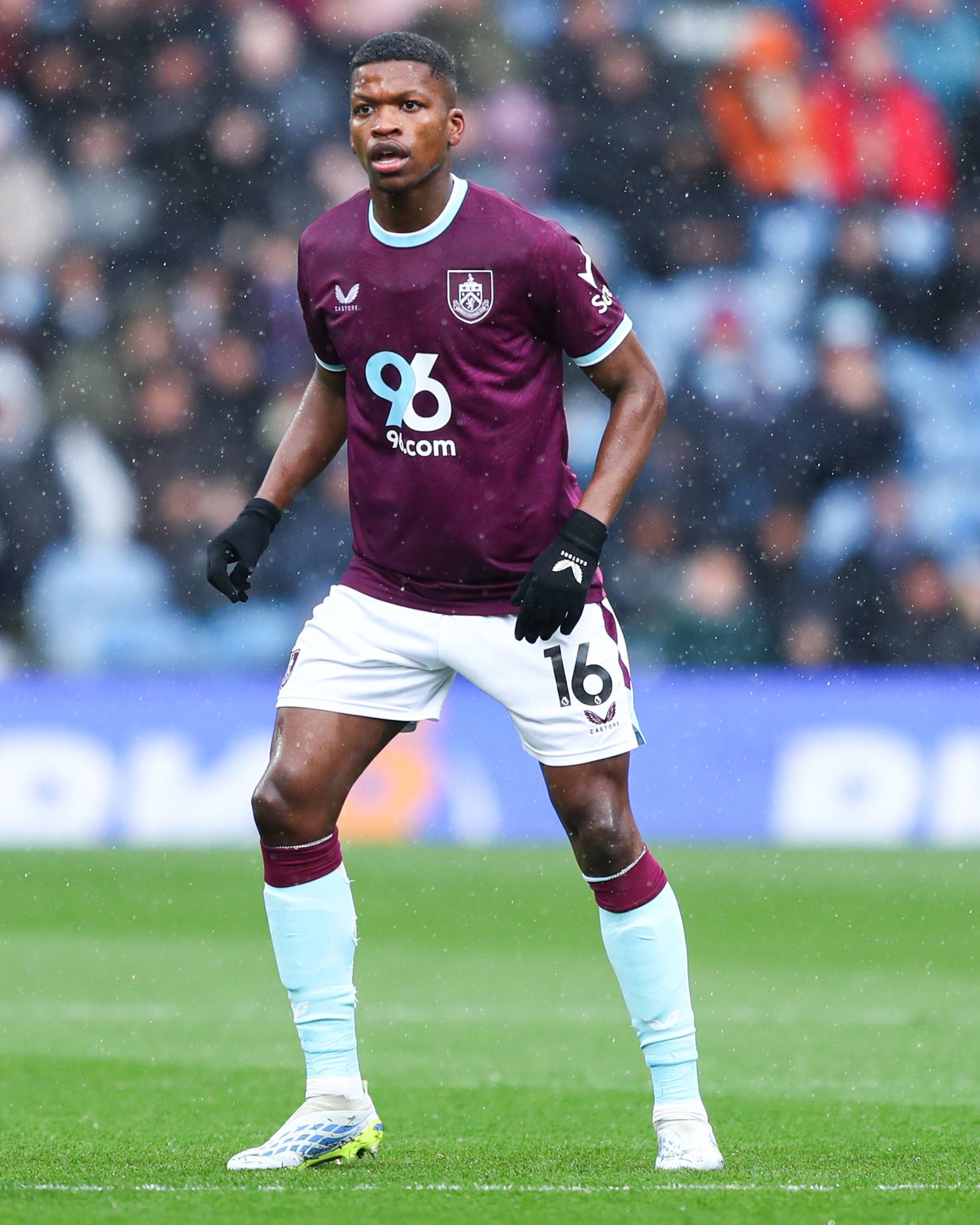 Florentino, médio defensivo, Burnley. Valor de Mercado: 20 M€. Dados: Transfermarkt