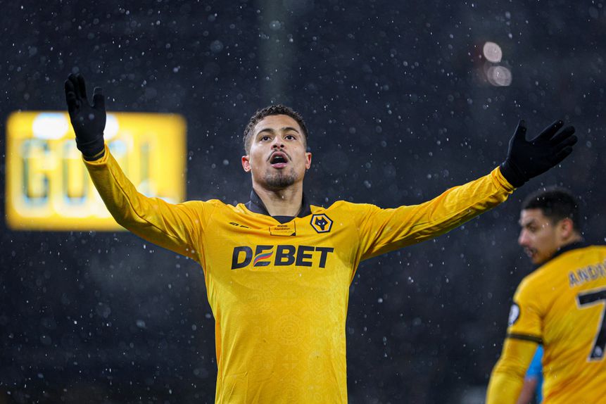 João Gomes, médio centro, Wolverhampton