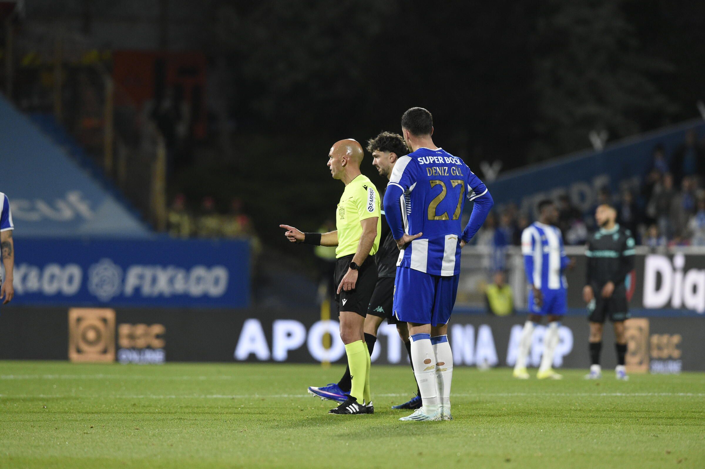 Gul fez o 2-0 de cabeça, mas o golo foi anulado por fora de jogo - Foto: Sérgio Miguel Santos