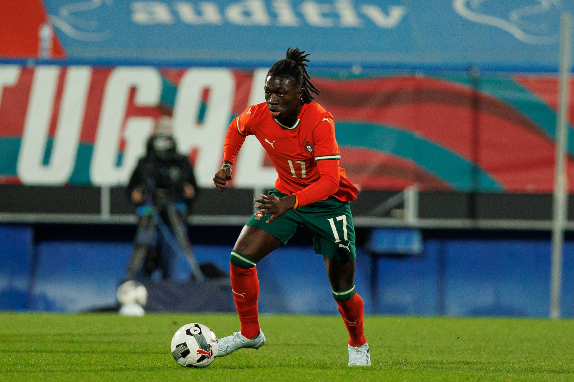 Mateus Mané, médio ofensivo, Wolverhampton. Valor de Mercado: 20 M€. Dados: Transfermarkt