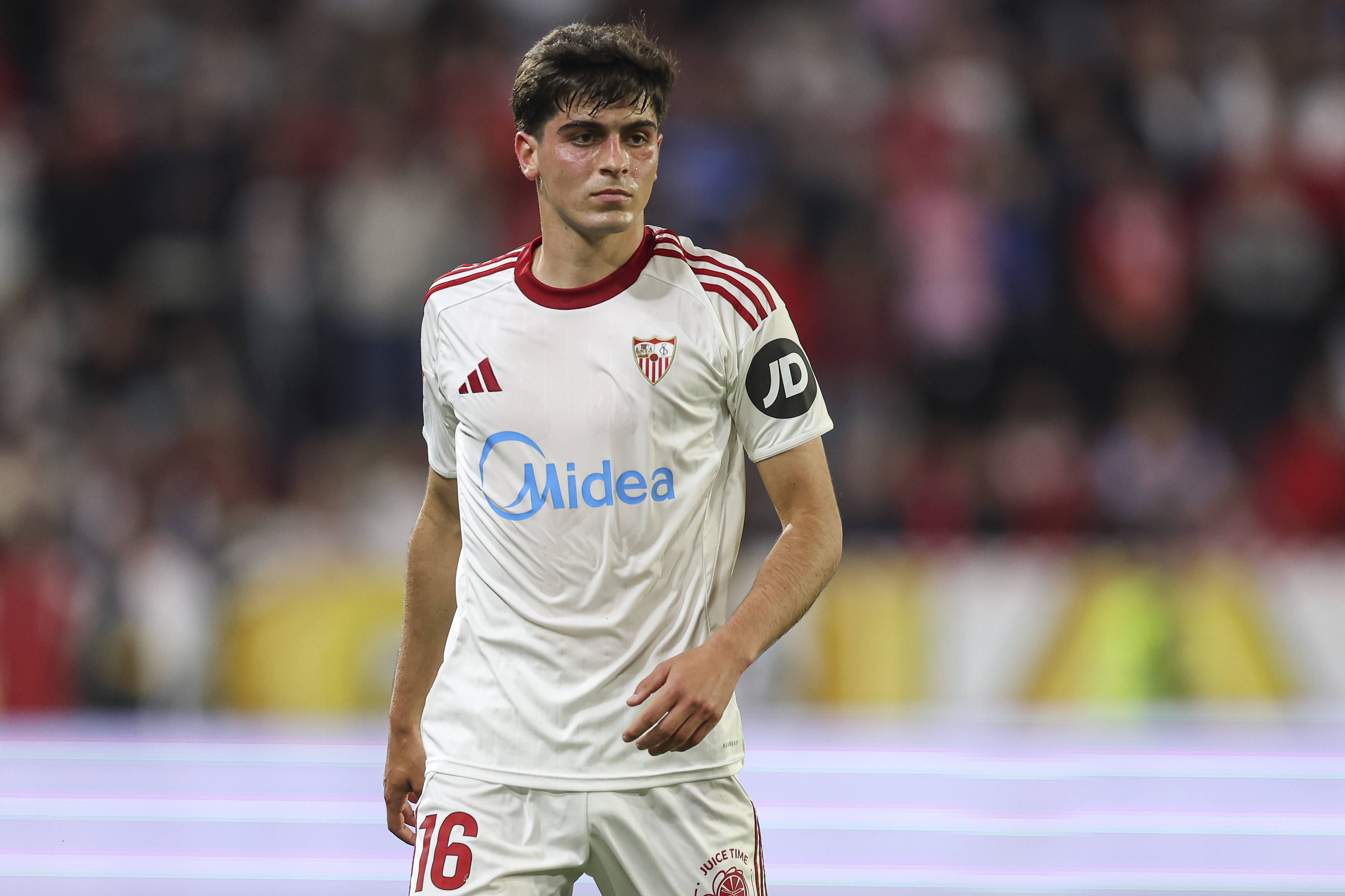 Juanlu Sánchez, lateral-direito, Sevilha. Valor de Mercado: 15 M€. Dados: Transfermarkt