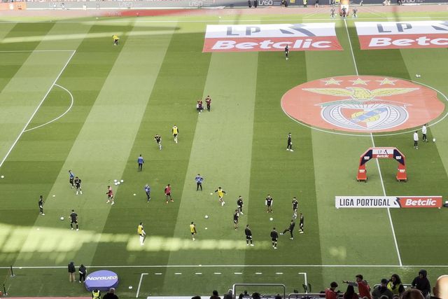 Benfica e Nacional aquecem no Estádio da Luz