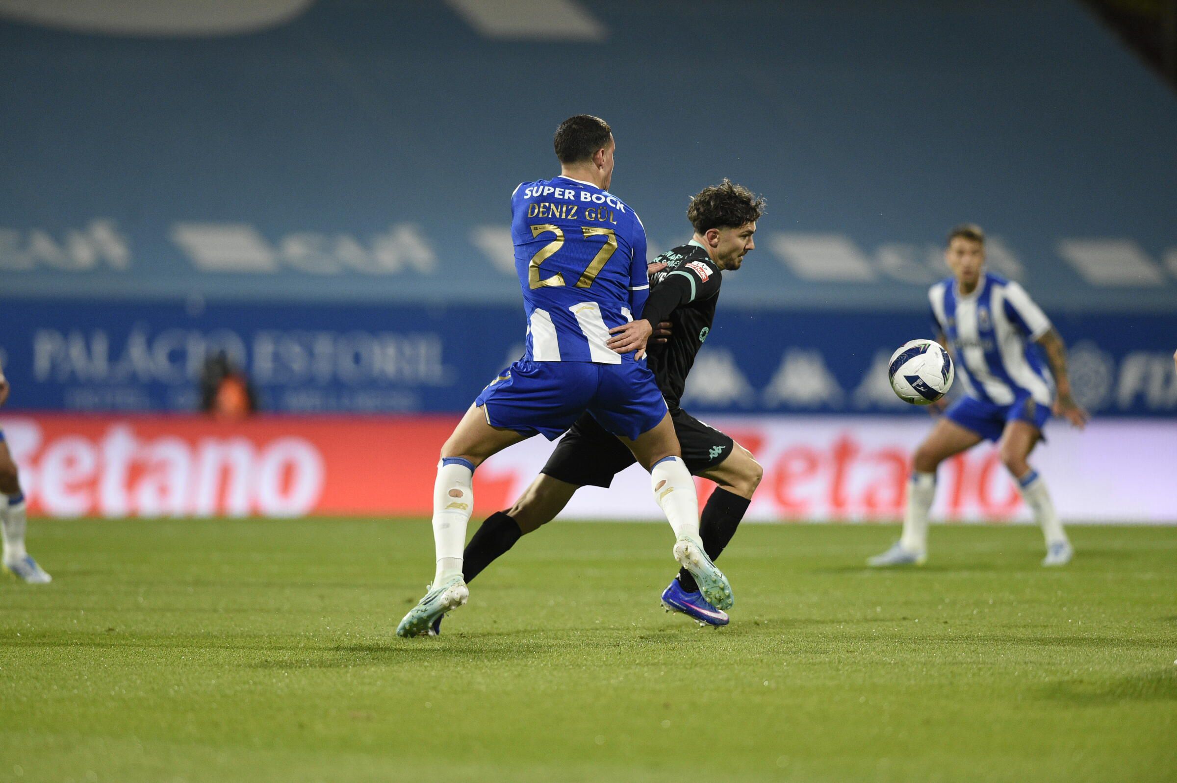 Deniz Gul foi o avançado escolhido por Francesco Farioli - Foto: Sérgio Miguel Santos