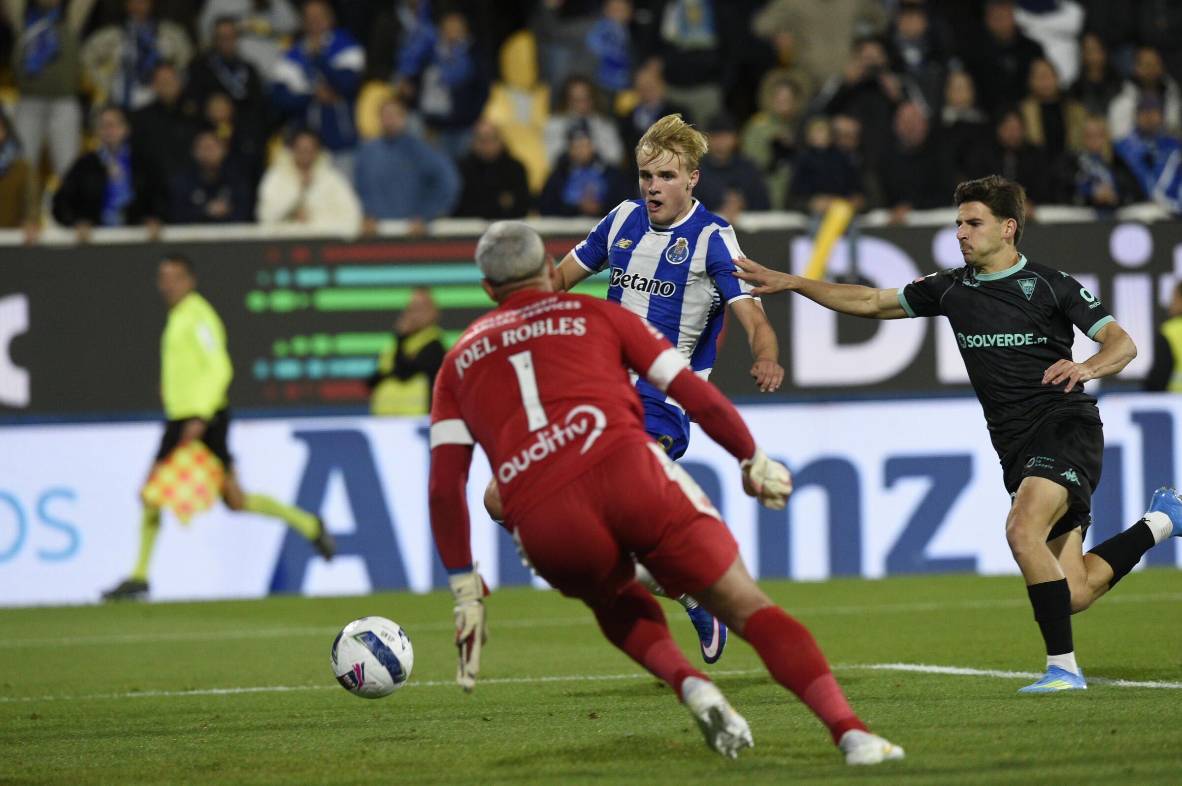Froholdt fez o 3-0 do FC Porto- Foto: Sérgio Miguel Santos