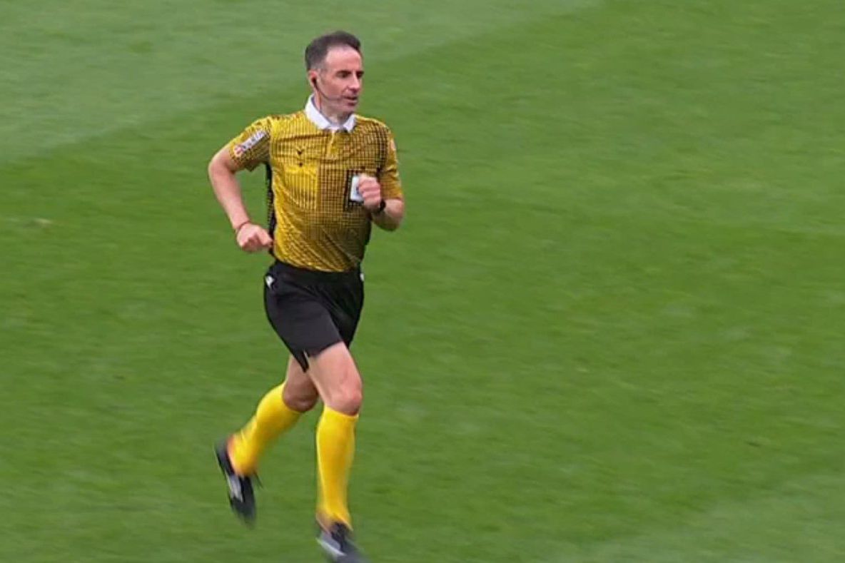 González Esteban esqueceu-se dos cartões