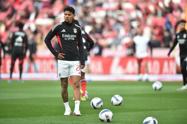 Richard Ríos no aquecimento do Benfica- Nacional -Foto: Miguel Nunes