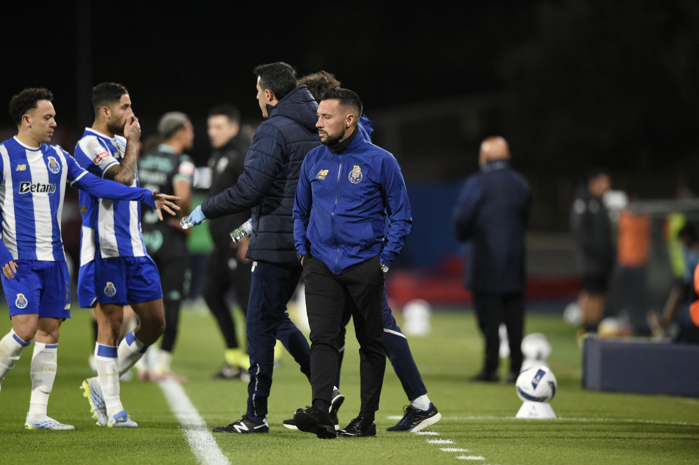 Farioli e alguns jogadores do FC Porto - Foto: Sérgio Miguel Santos