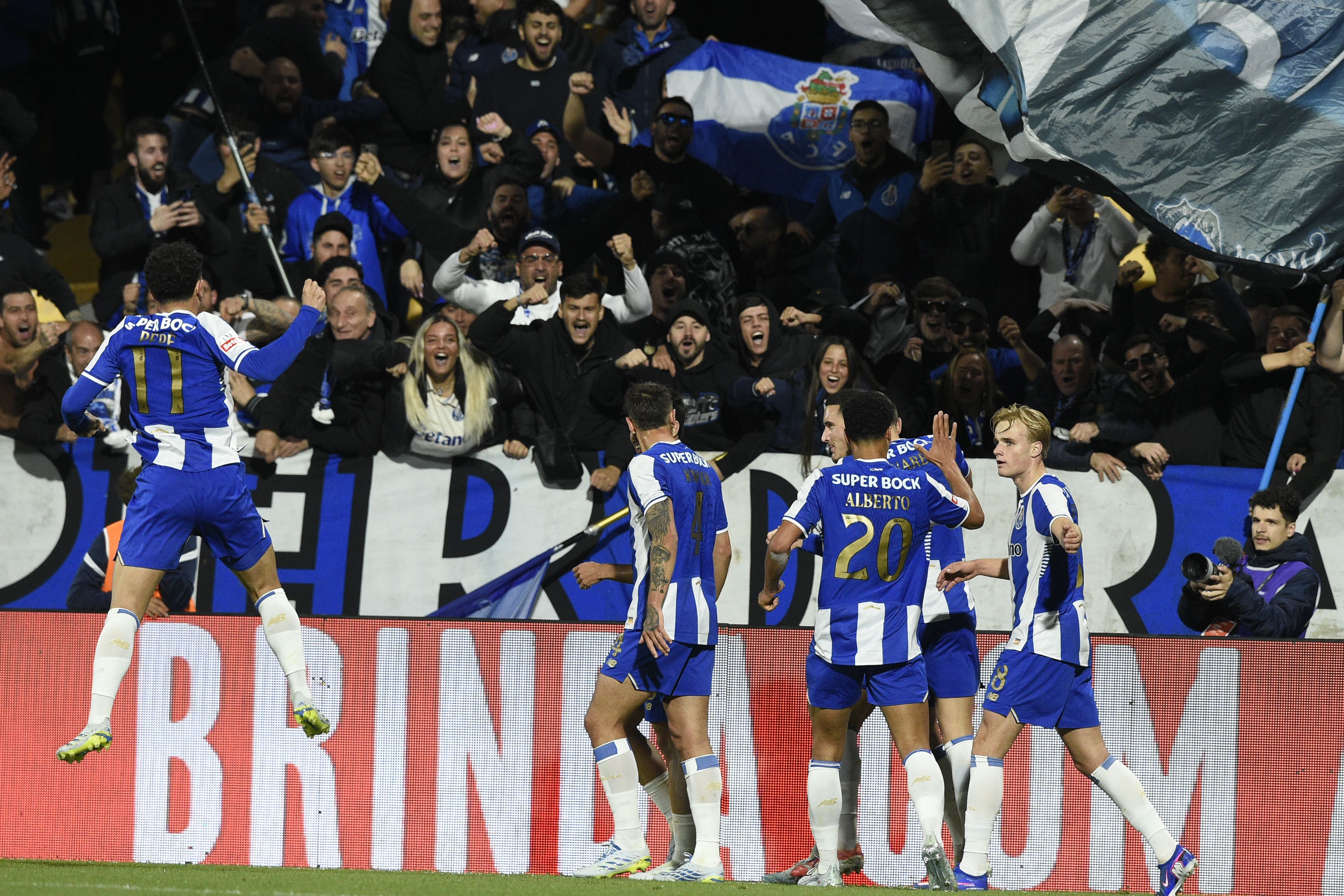 Pepê abriu o marcador na Amoreira. Foto Sérgio Miguel Santos