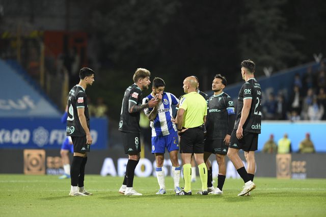 Luís Godinho dirigiu o Estoril-FC Porto - Foto: Miguel Nunes