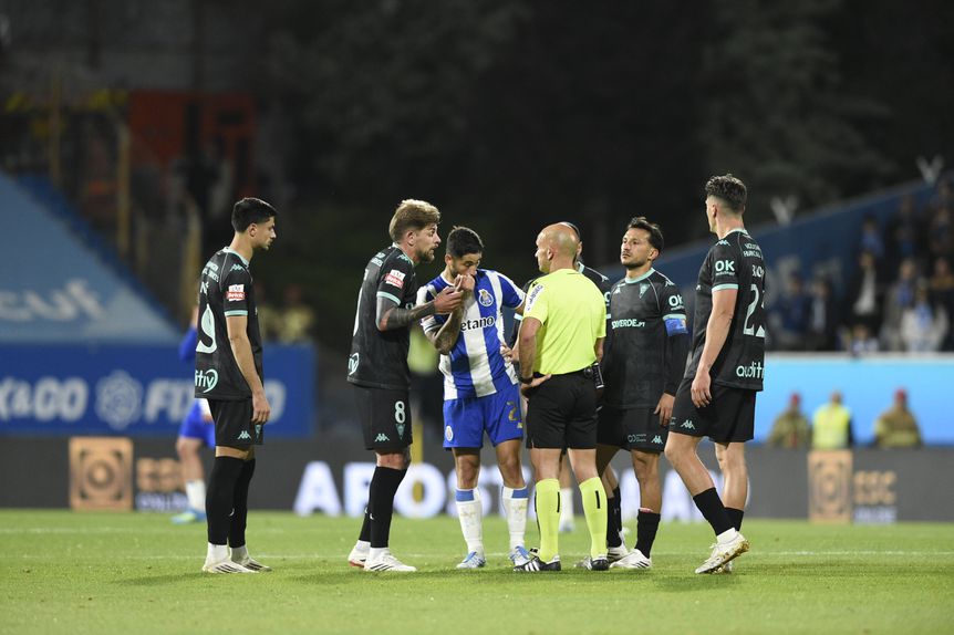 Luís Godinho dirigiu o Estoril-FC Porto - Foto: Miguel Nunes