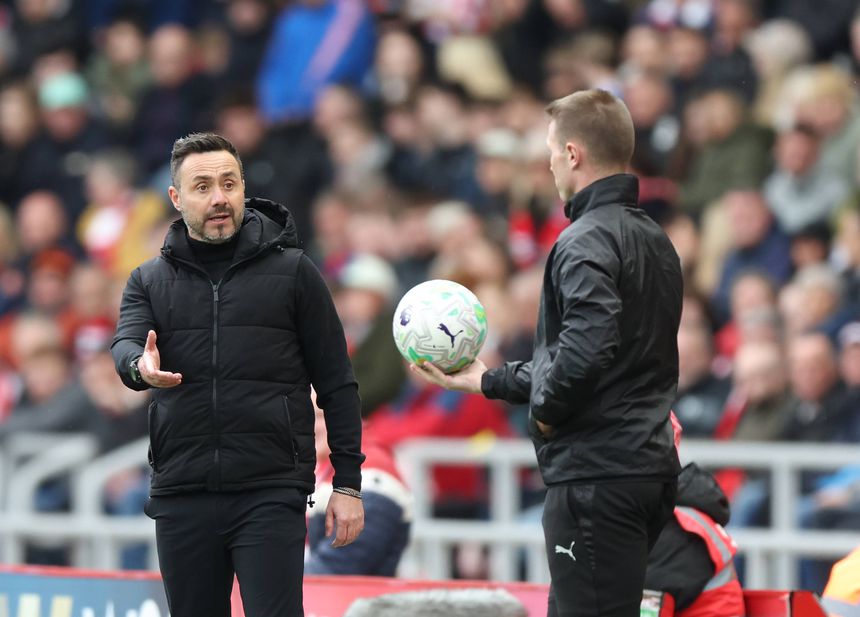 Roberto De Zerbi perdeu na estreia no banco do Tottenham