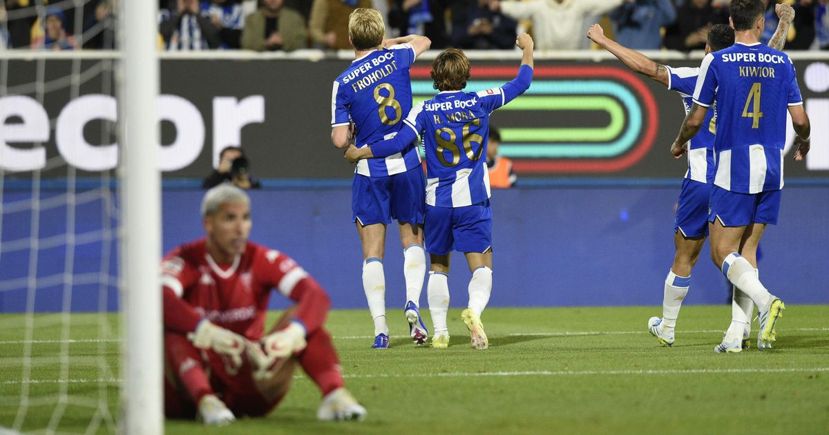 As melhores imagens da vitória do FC Porto frente ao Estoril
