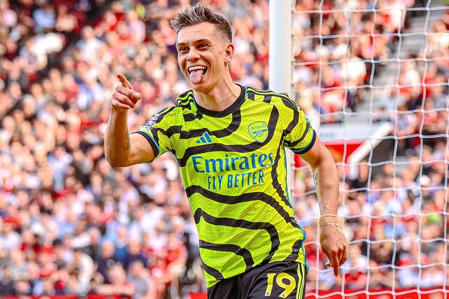 Man. United-Arsenal: siga em direto a luta pelo título