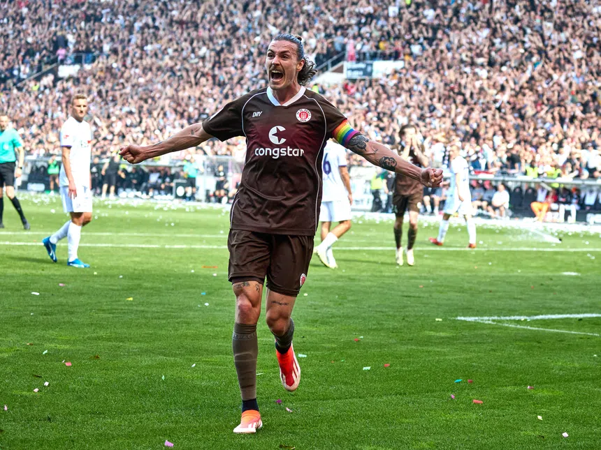 St. Pauli: Dirigente trolla capitão! VERGONHA!