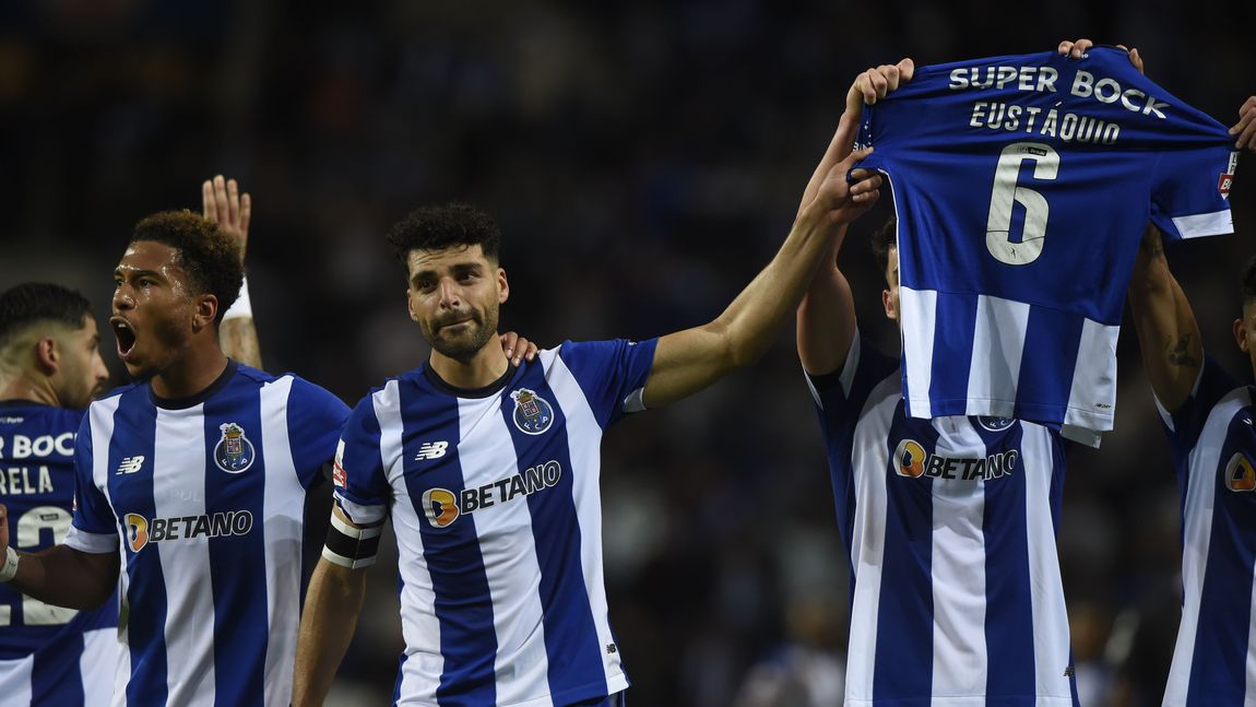 Destaques do FC Porto: Zé Pedro arrombou o cofre, Chico e Taremi levaram o ouro